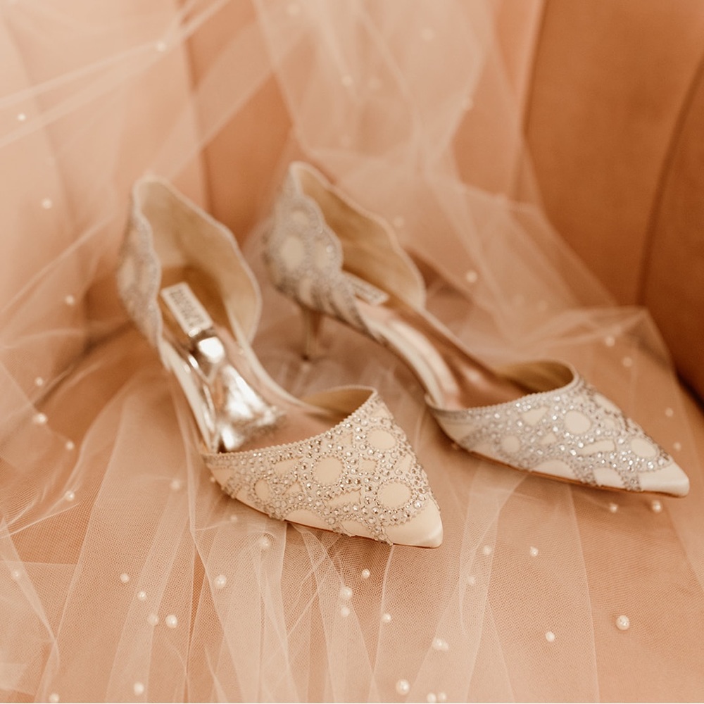 Badgley Mischka Ginny D’Orsay Pump